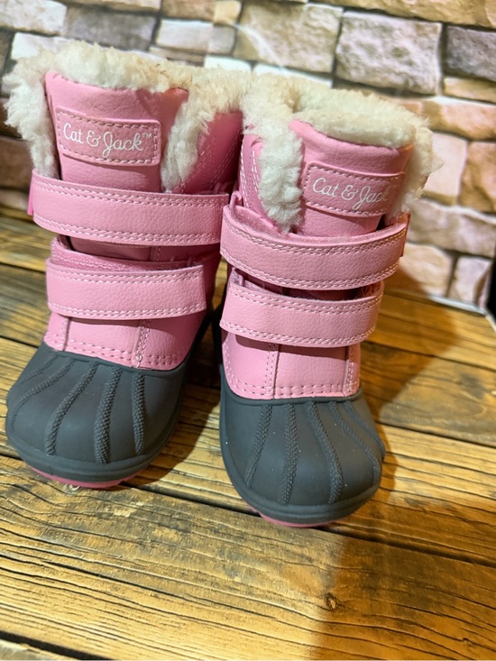 Cat & Jack Other - Cat & Jack Pink and Gray Girls' Faux-Fur Snow Boots fur has a dirty spot !